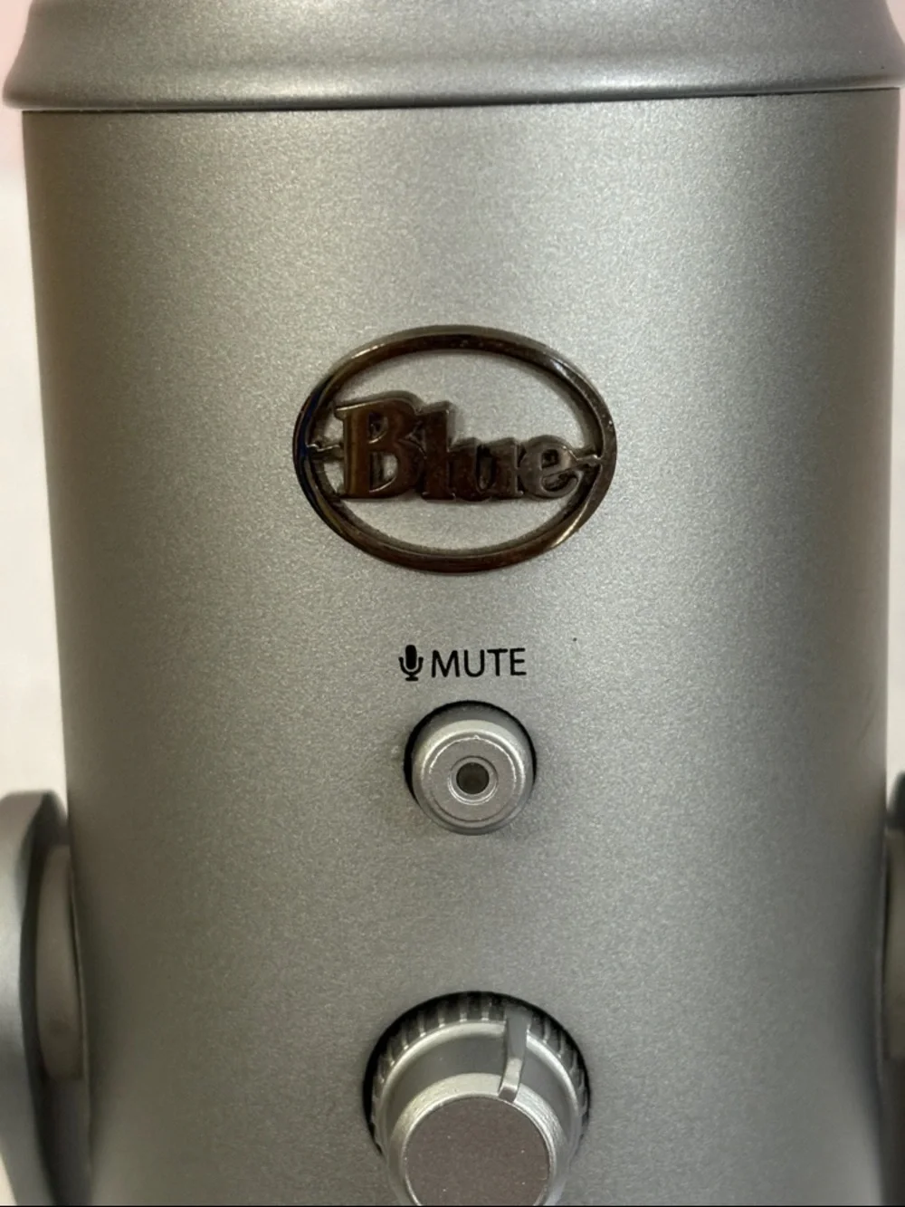 Blue Yeti USB Condenser Mic - Silver | Multi-Pattern Podcast/ Streaming Mic